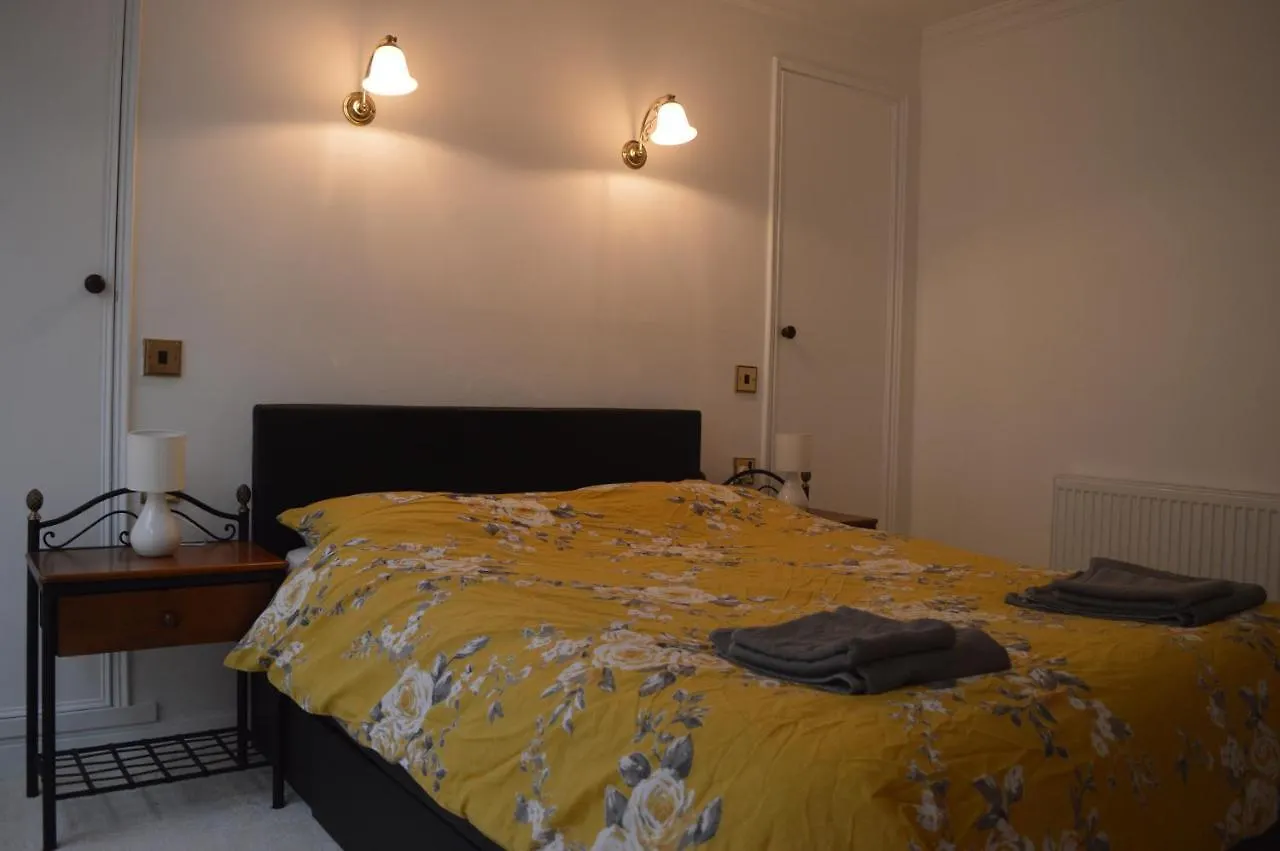 The Crandale Road House Villa Bath 0*,